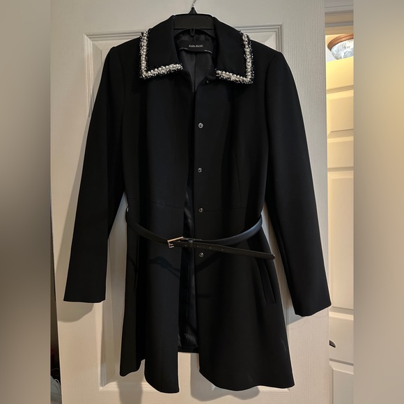 ✨🤍 New Zara Black Coat Jacket with Belt ft. Pearl and Tweed Collar Size L 🤍✨ - Picture 8 of 8